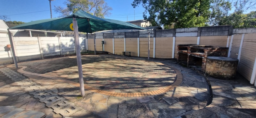 7 Bedroom Property for Sale in Queenswood Gauteng