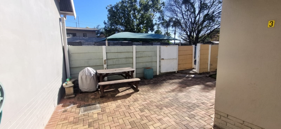 7 Bedroom Property for Sale in Queenswood Gauteng