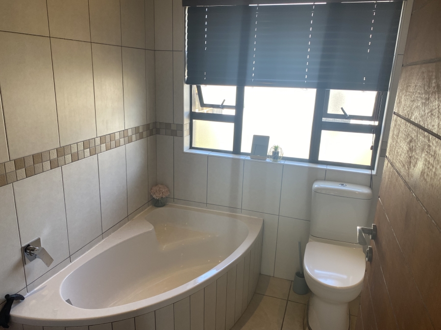 4 Bedroom Property for Sale in Olympus AH Gauteng