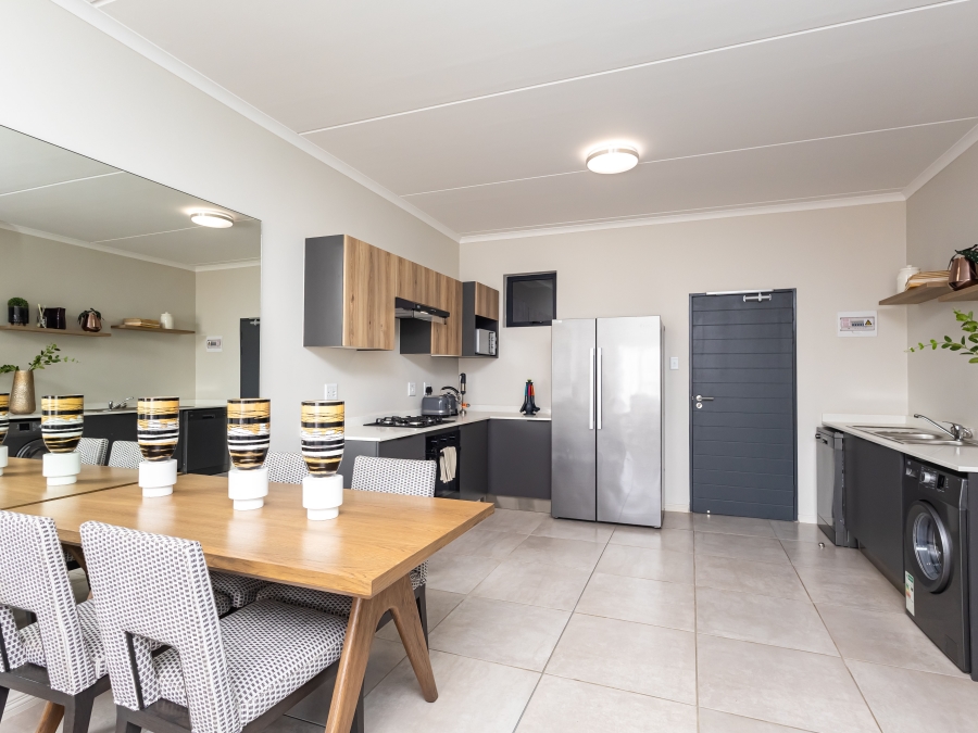2 Bedroom Property for Sale in Glen Austin Gauteng