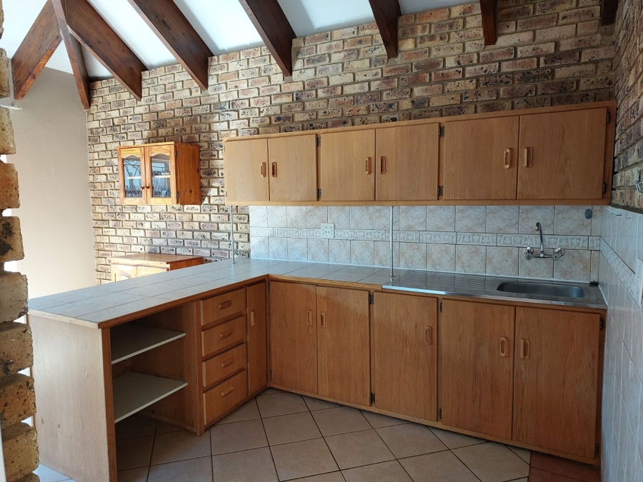 1 Bedroom Property for Sale in Noordheuwel Gauteng
