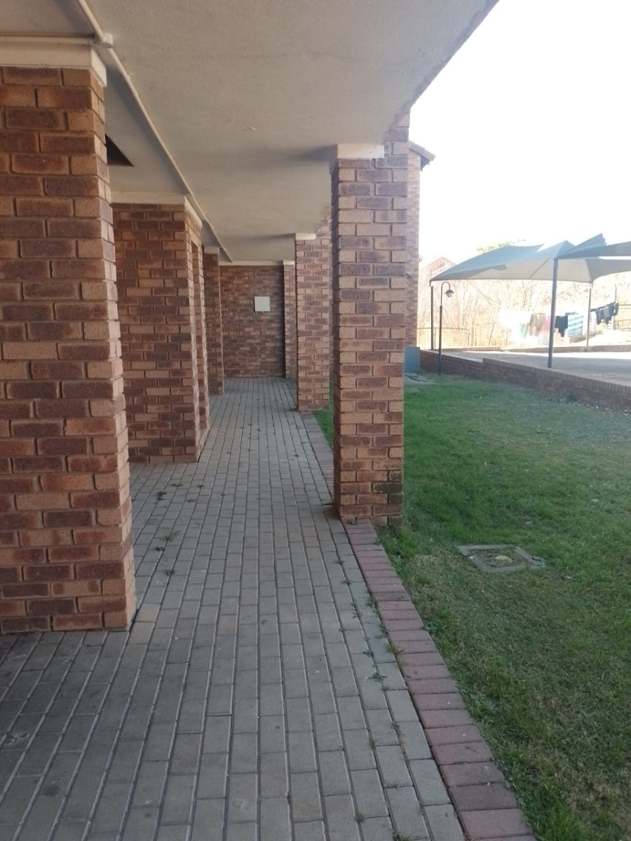 2 Bedroom Property for Sale in Noordwyk Gauteng