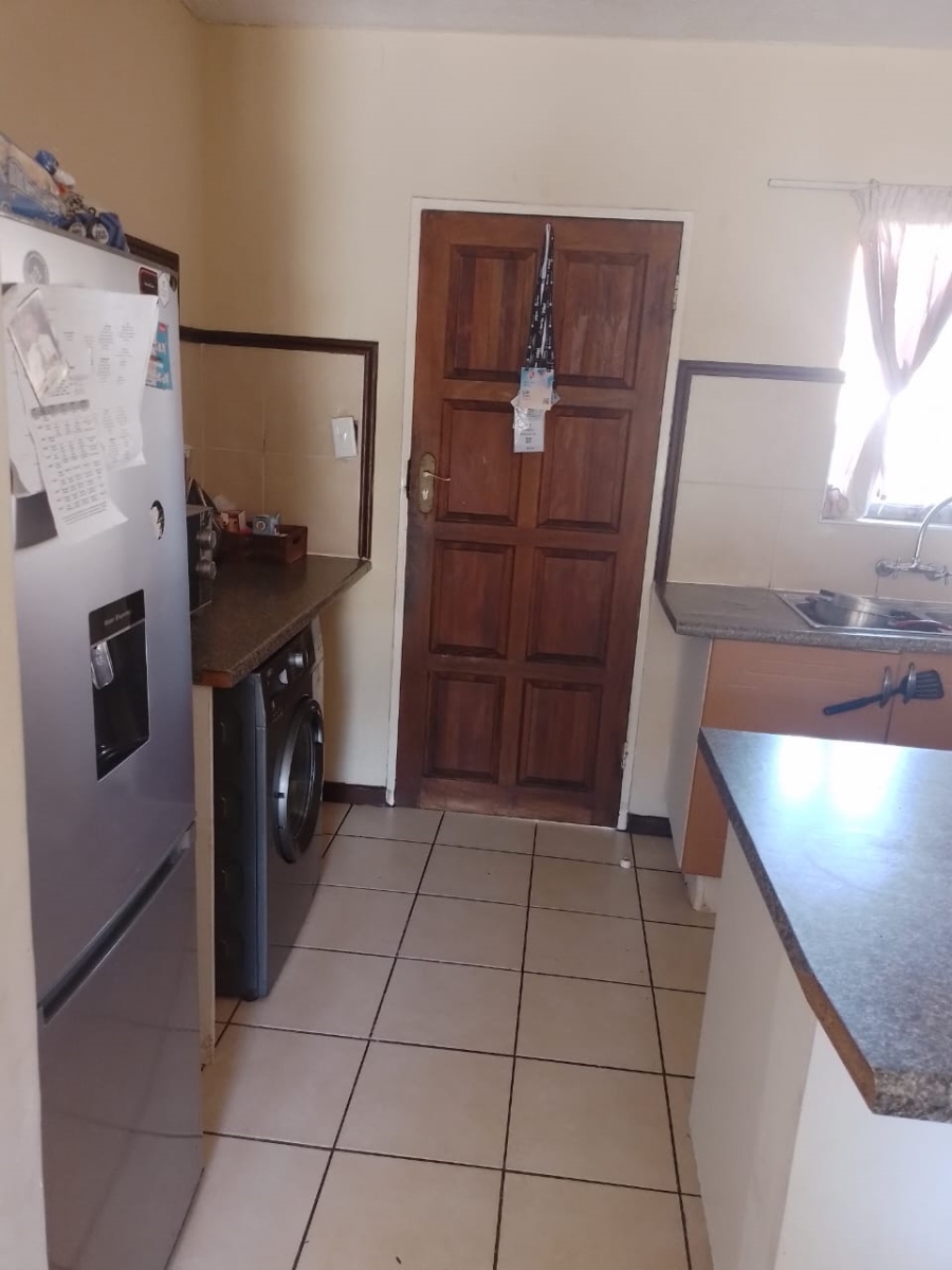 2 Bedroom Property for Sale in Noordwyk Gauteng