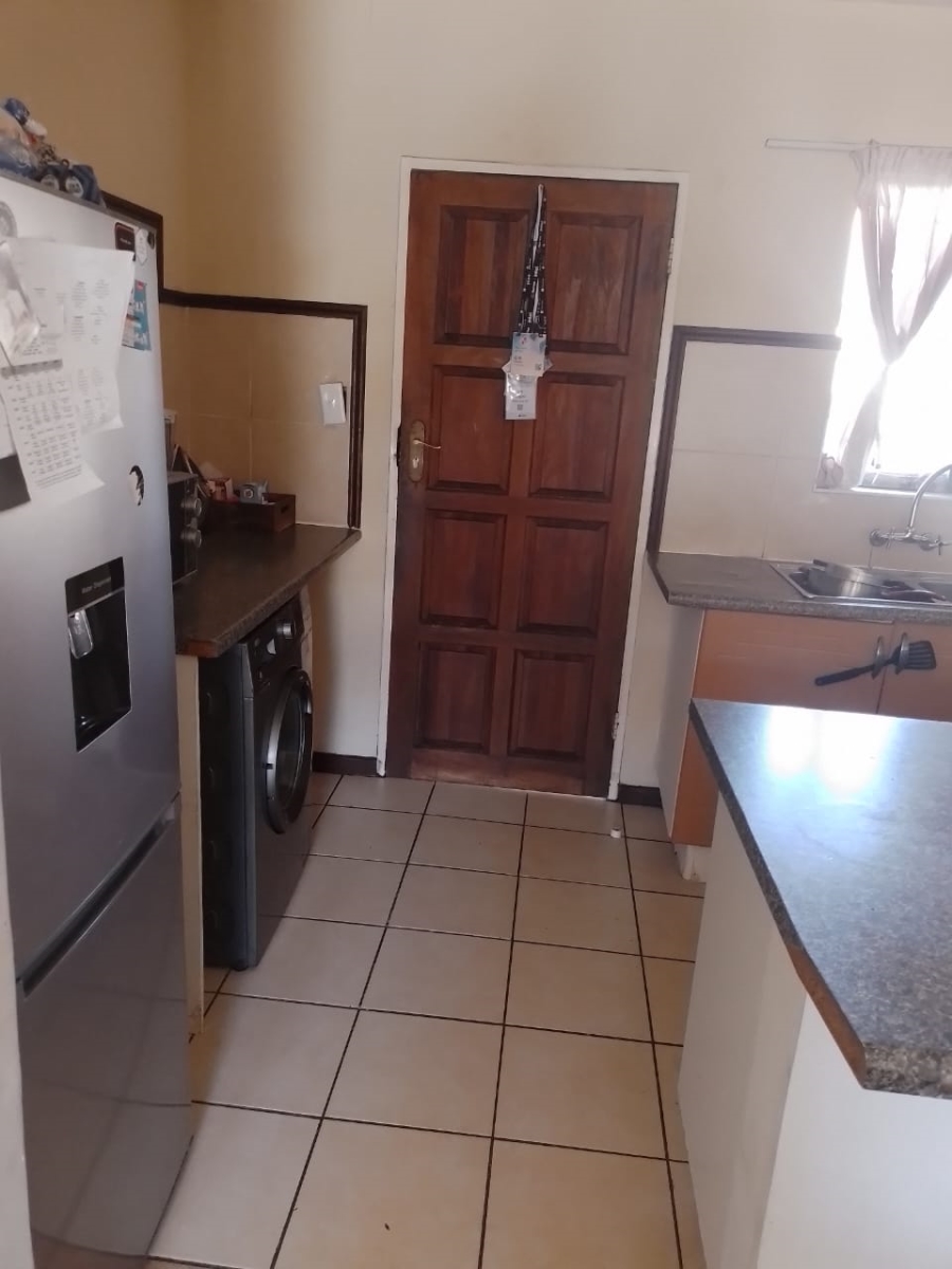 2 Bedroom Property for Sale in Noordwyk Gauteng