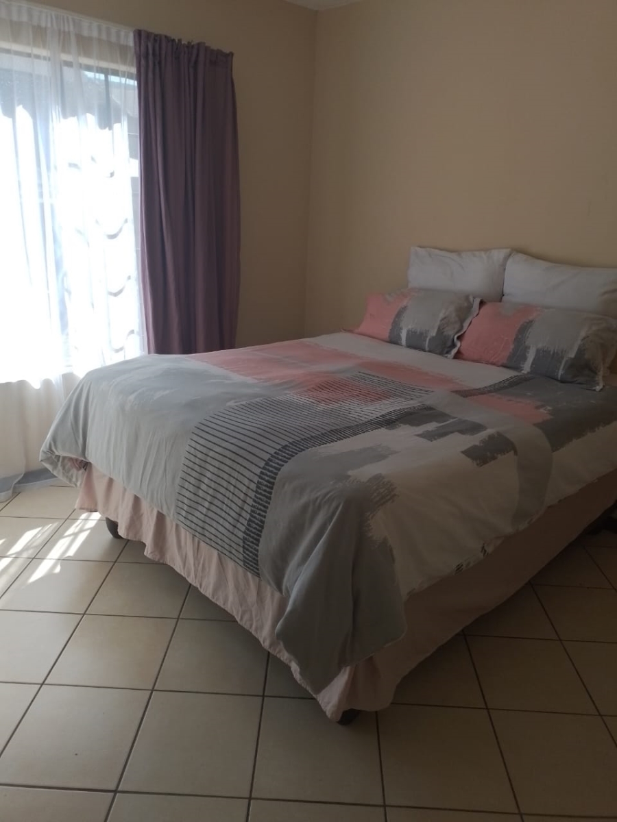 2 Bedroom Property for Sale in Noordwyk Gauteng
