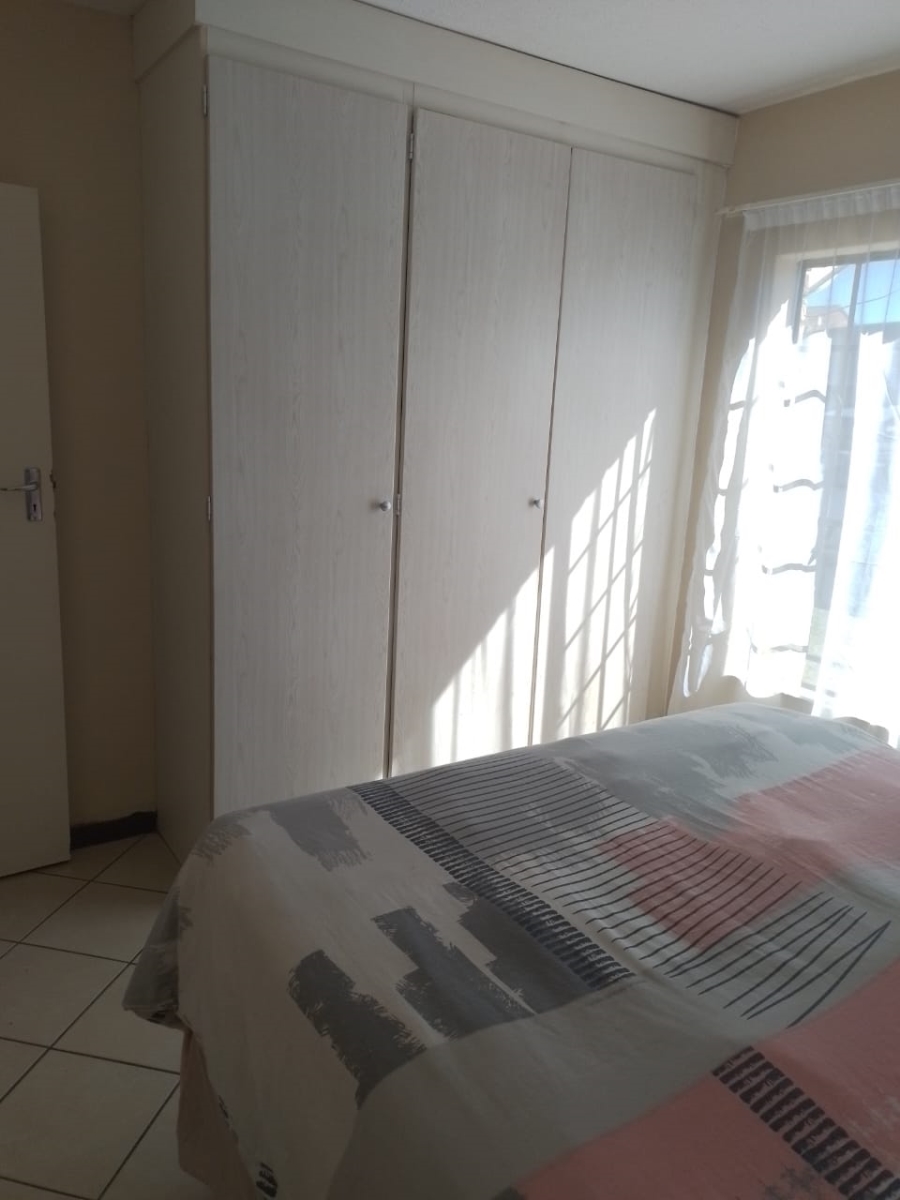 2 Bedroom Property for Sale in Noordwyk Gauteng