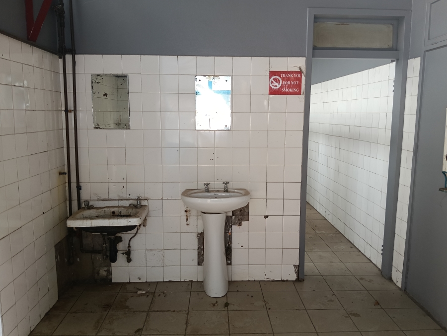 Commercial Property for Sale in Koedoespoort Industrial Gauteng