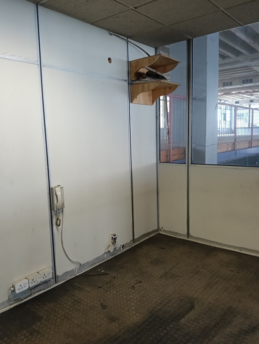 Commercial Property for Sale in Koedoespoort Industrial Gauteng