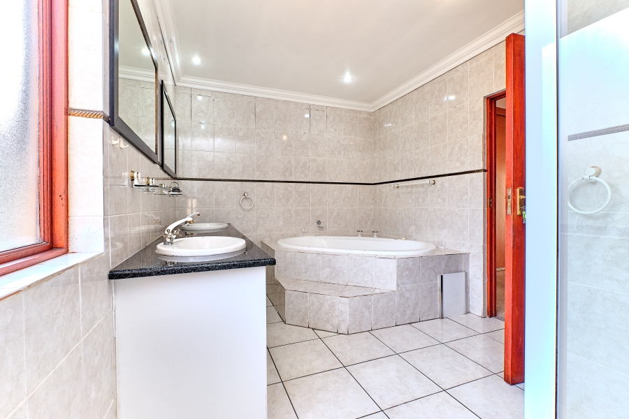 To Let 4 Bedroom Property for Rent in Kyalami Estates Gauteng