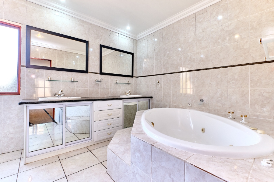 To Let 4 Bedroom Property for Rent in Kyalami Estates Gauteng