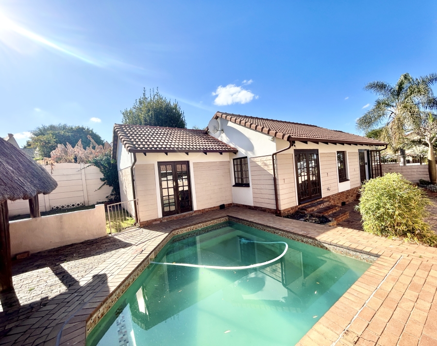 2 Bedroom Property for Sale in Halfway Gardens Gauteng