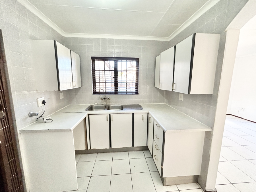 2 Bedroom Property for Sale in Halfway Gardens Gauteng