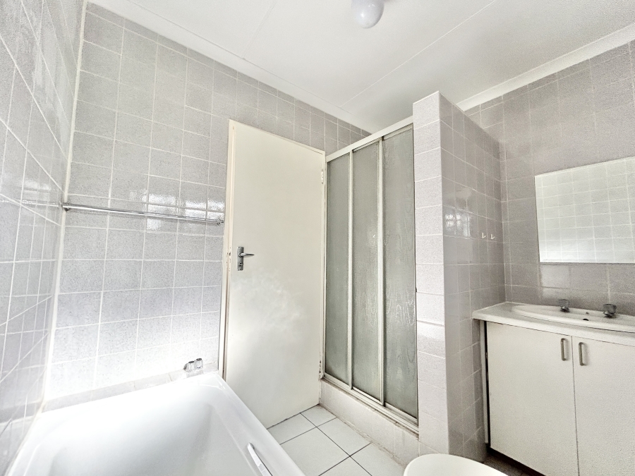 2 Bedroom Property for Sale in Halfway Gardens Gauteng