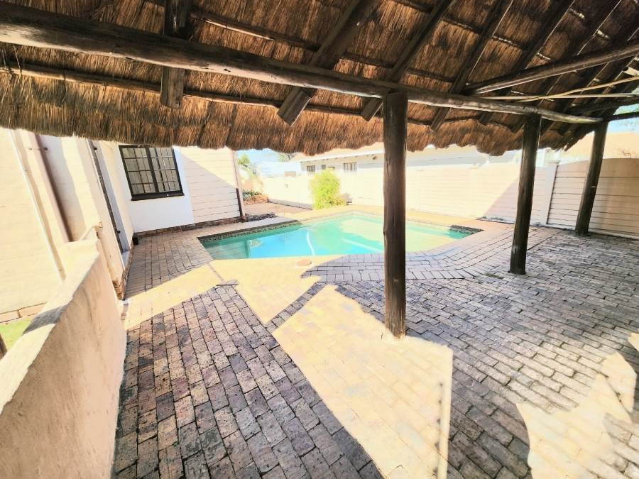 2 Bedroom Property for Sale in Halfway Gardens Gauteng