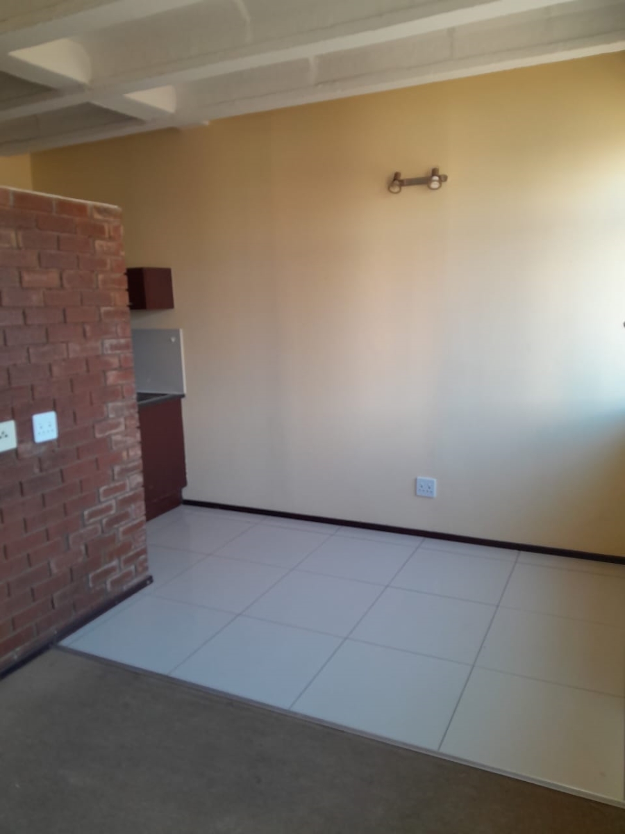 To Let 1 Bedroom Property for Rent in Braamfontein Gauteng