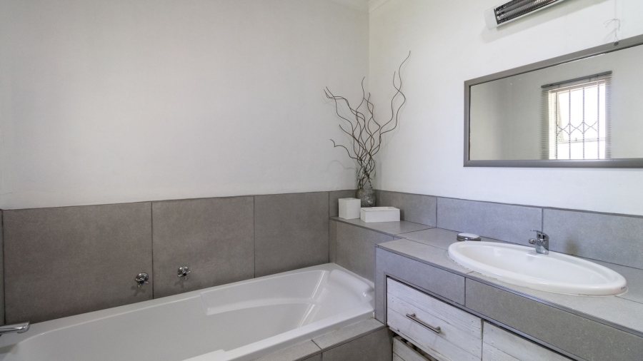 3 Bedroom Property for Sale in Alphen Park Gauteng