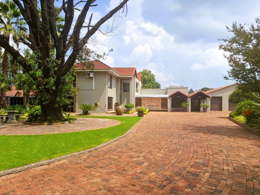 4 Bedroom Property for Sale in Unitas Park Gauteng