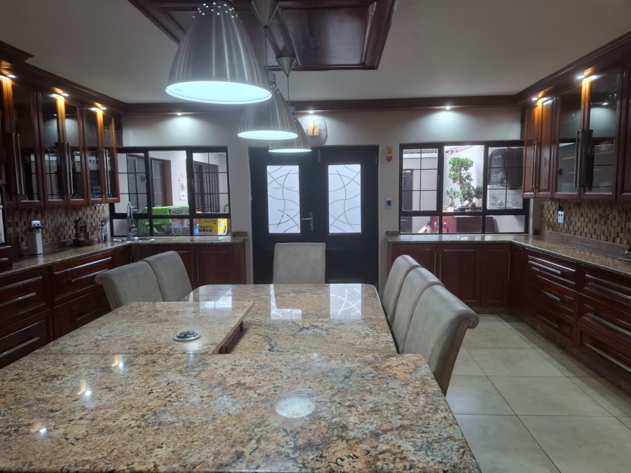 4 Bedroom Property for Sale in Unitas Park Gauteng