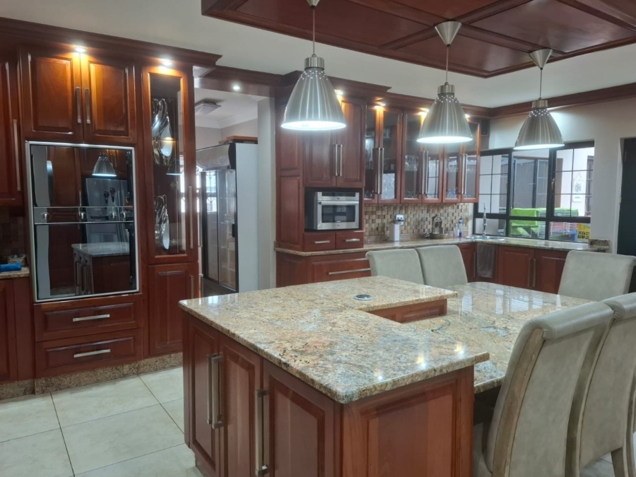 4 Bedroom Property for Sale in Unitas Park Gauteng