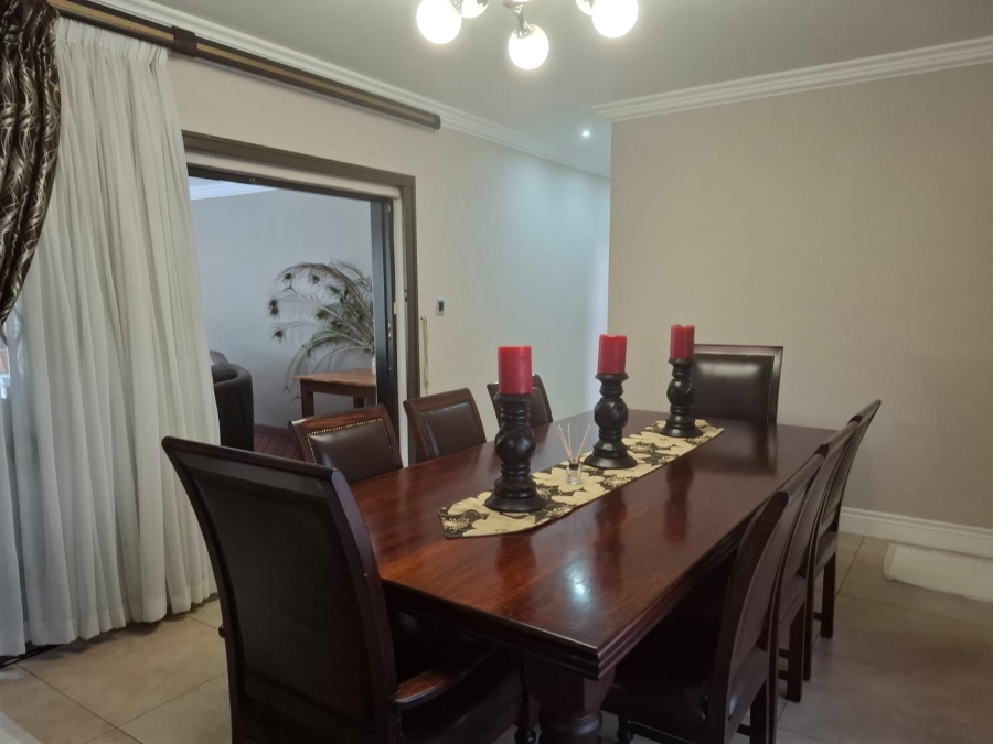 4 Bedroom Property for Sale in Unitas Park Gauteng