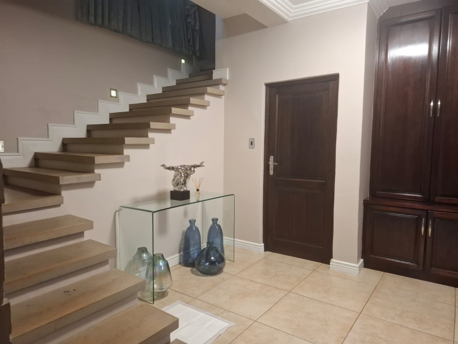 4 Bedroom Property for Sale in Unitas Park Gauteng