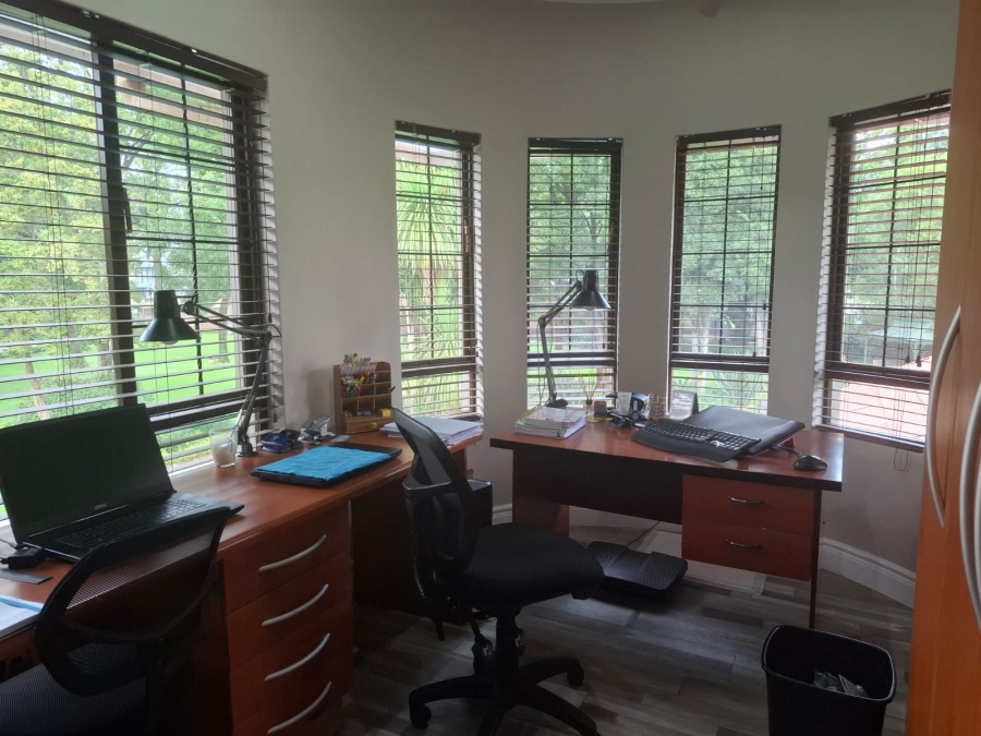 4 Bedroom Property for Sale in Unitas Park Gauteng