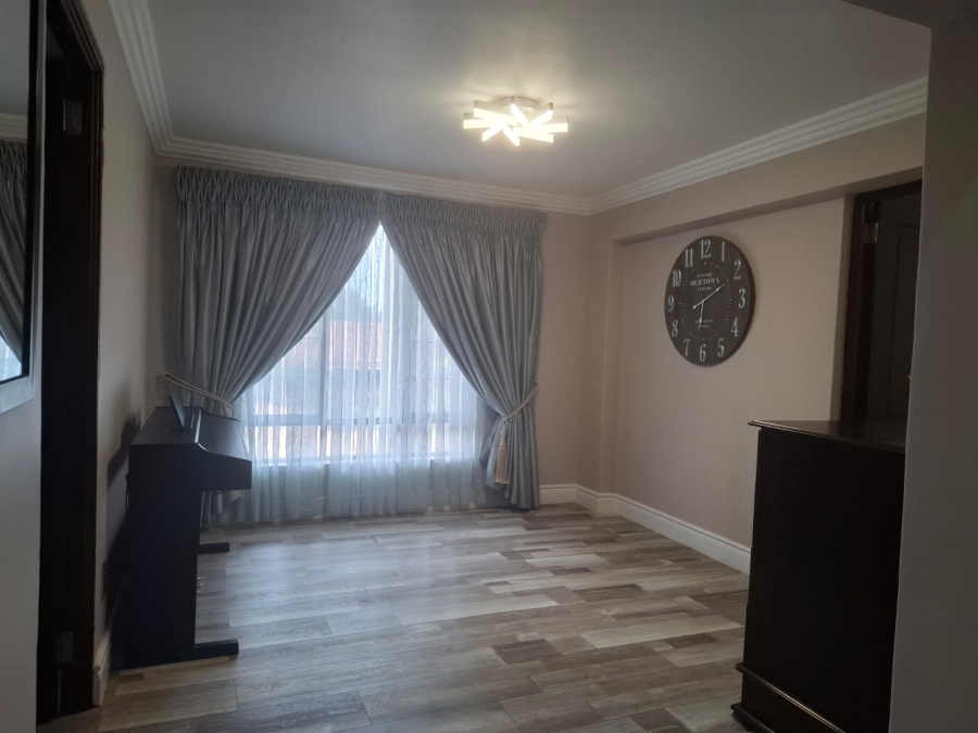 4 Bedroom Property for Sale in Unitas Park Gauteng