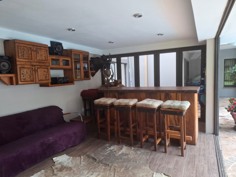 4 Bedroom Property for Sale in Unitas Park Gauteng