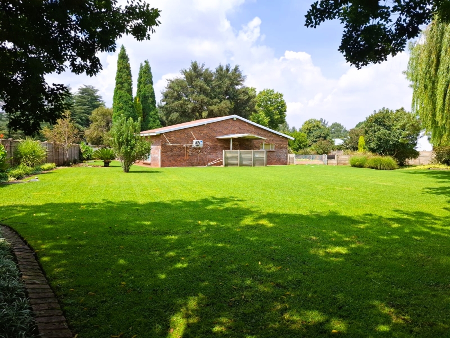 4 Bedroom Property for Sale in Unitas Park Gauteng