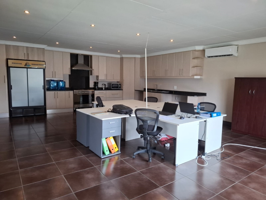 4 Bedroom Property for Sale in Unitas Park Gauteng