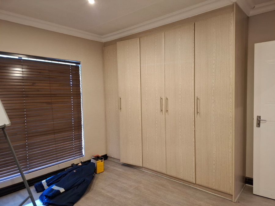 4 Bedroom Property for Sale in Unitas Park Gauteng
