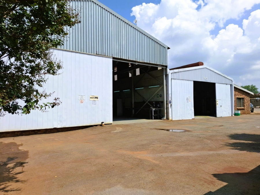 4 Bedroom Property for Sale in Unitas Park Gauteng