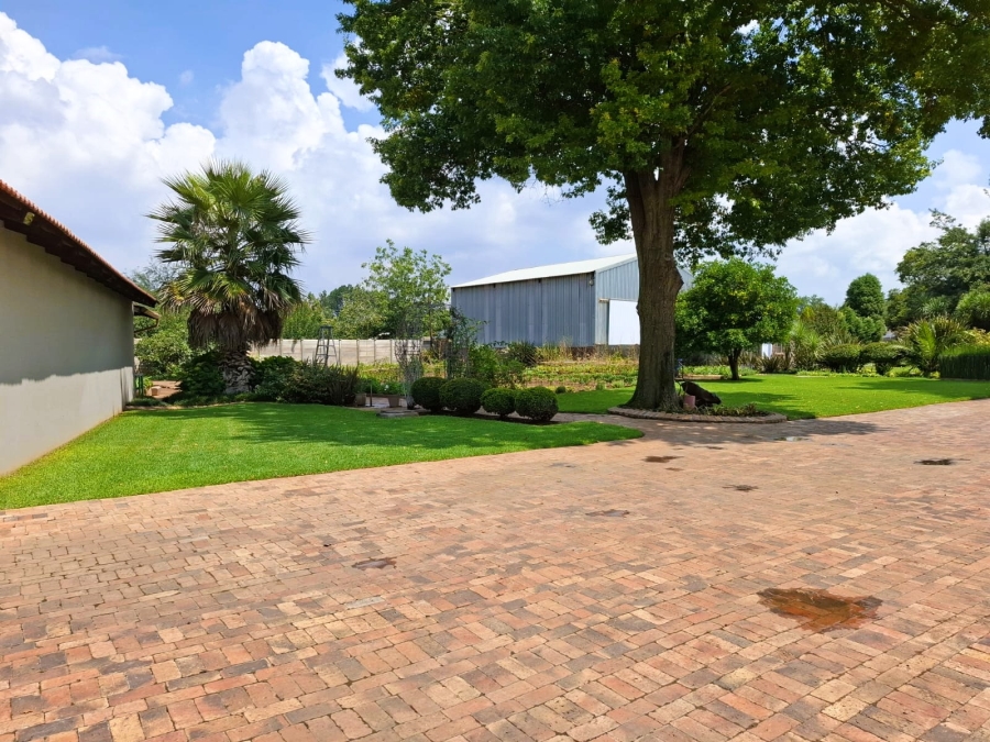 4 Bedroom Property for Sale in Unitas Park Gauteng