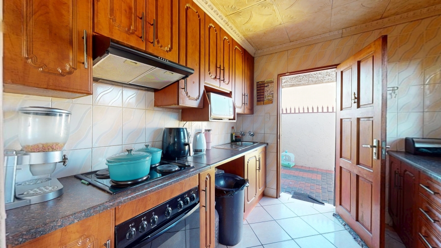 3 Bedroom Property for Sale in Dawn Park Gauteng