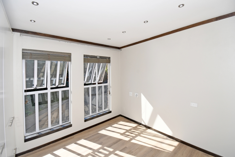 2 Bedroom Property for Sale in Craighall Park Gauteng