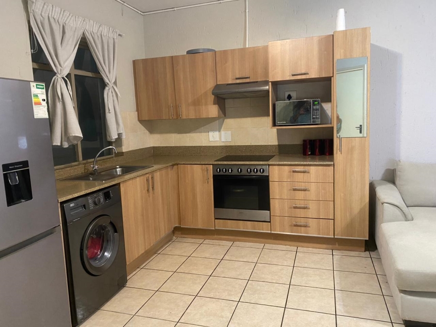 To Let 1 Bedroom Property for Rent in Lonehill Gauteng