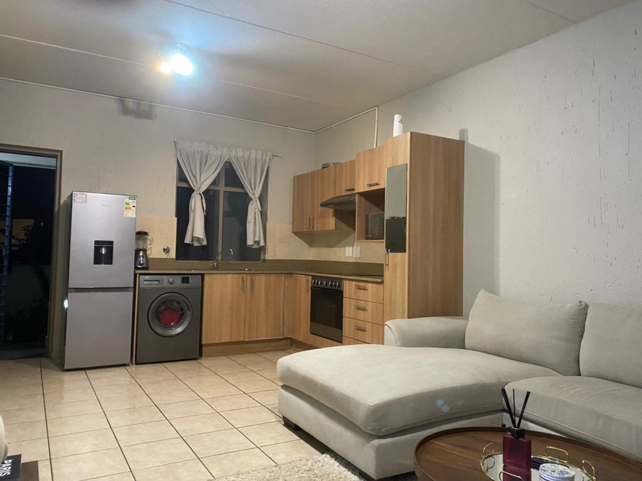 To Let 1 Bedroom Property for Rent in Lonehill Gauteng