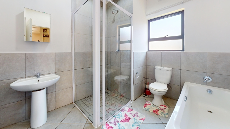 3 Bedroom Property for Sale in Norton Park Gauteng