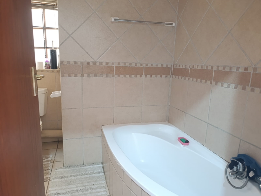 To Let 2 Bedroom Property for Rent in Heatherview Gauteng