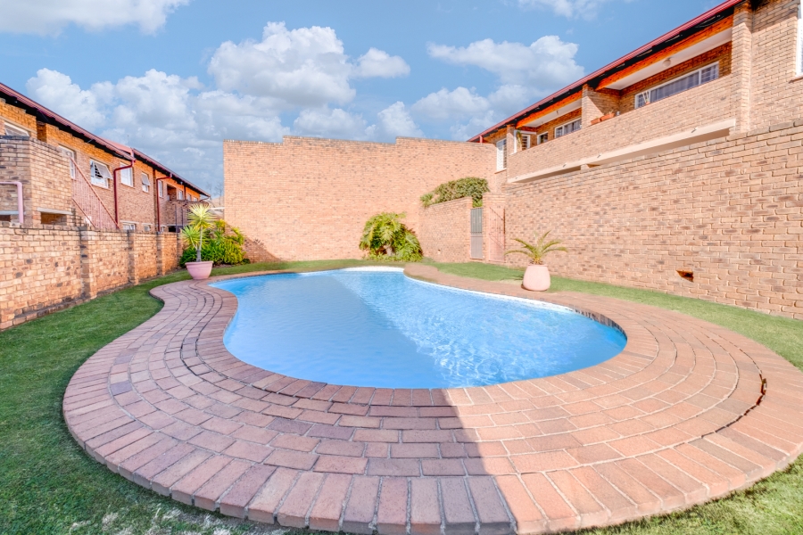 2 Bedroom Property for Sale in Ferndale Gauteng