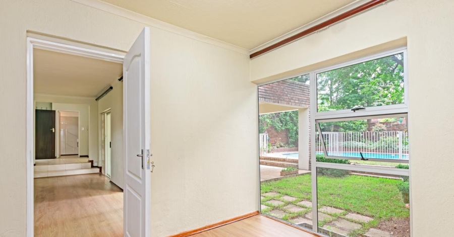 To Let 3 Bedroom Property for Rent in Sandown Gauteng