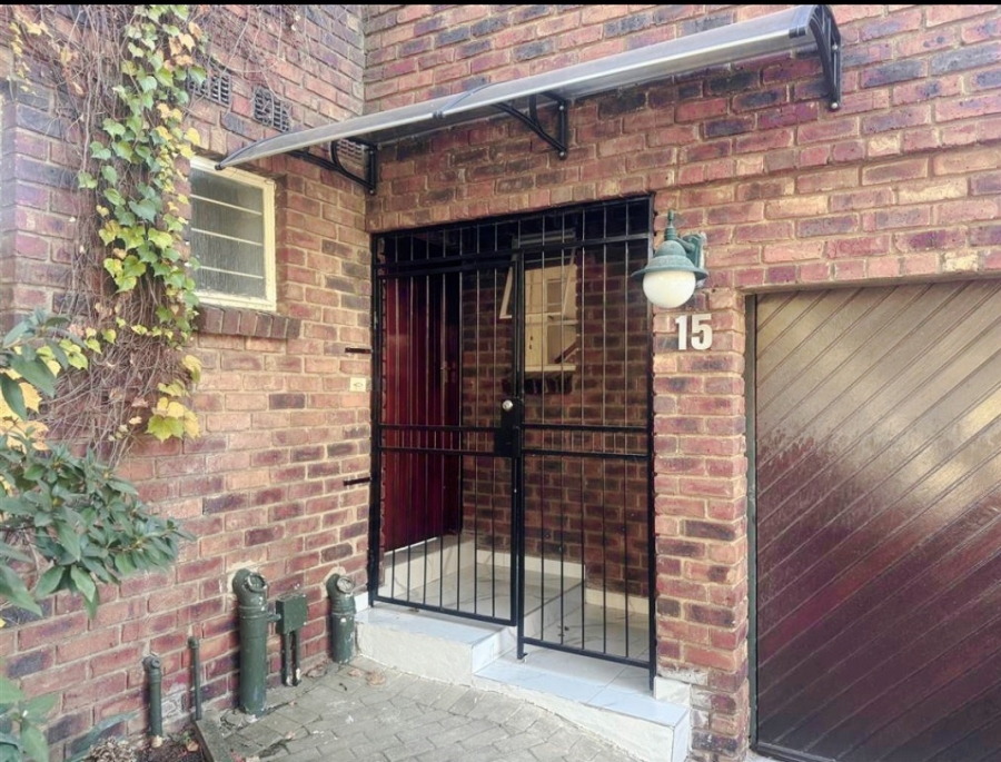 To Let 3 Bedroom Property for Rent in Sandown Gauteng