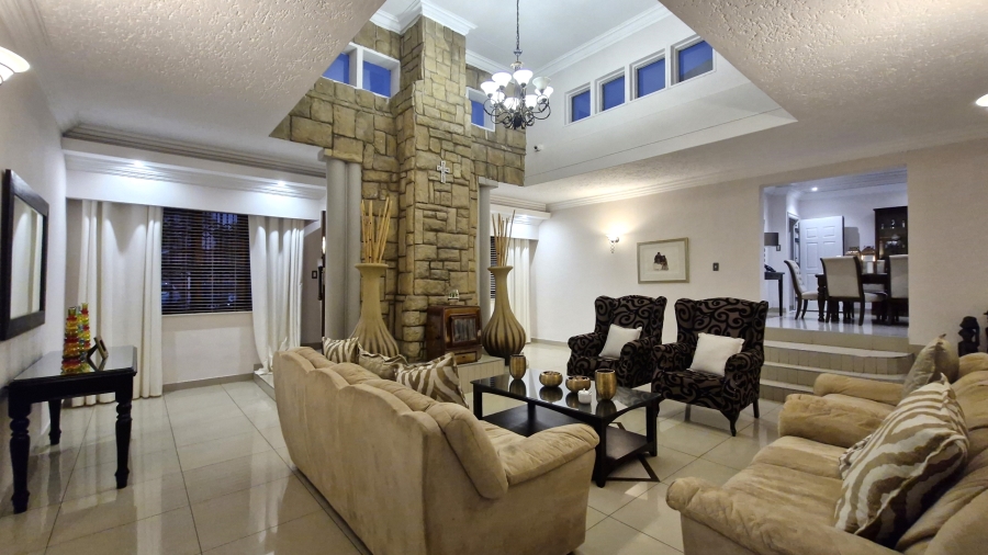 6 Bedroom Property for Sale in Eldoraigne Gauteng
