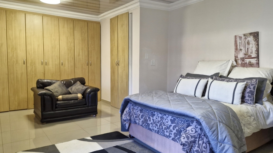 6 Bedroom Property for Sale in Eldoraigne Gauteng