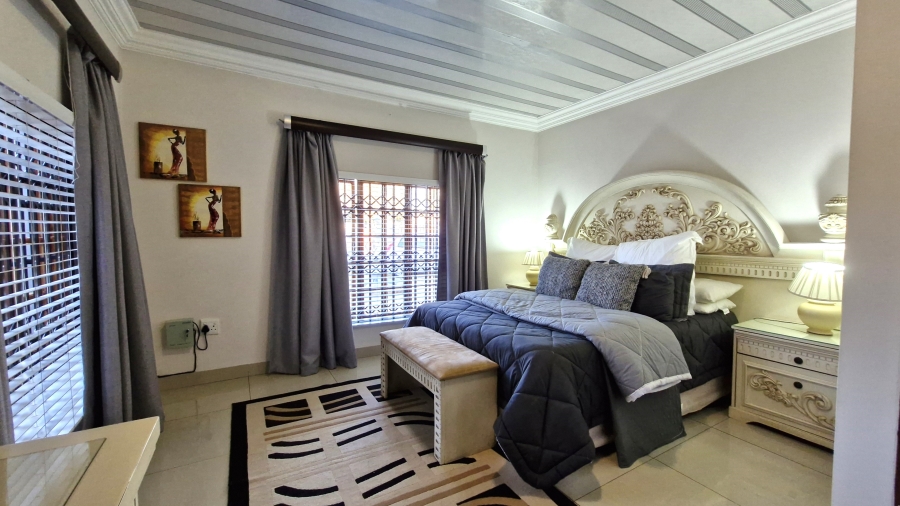 6 Bedroom Property for Sale in Eldoraigne Gauteng