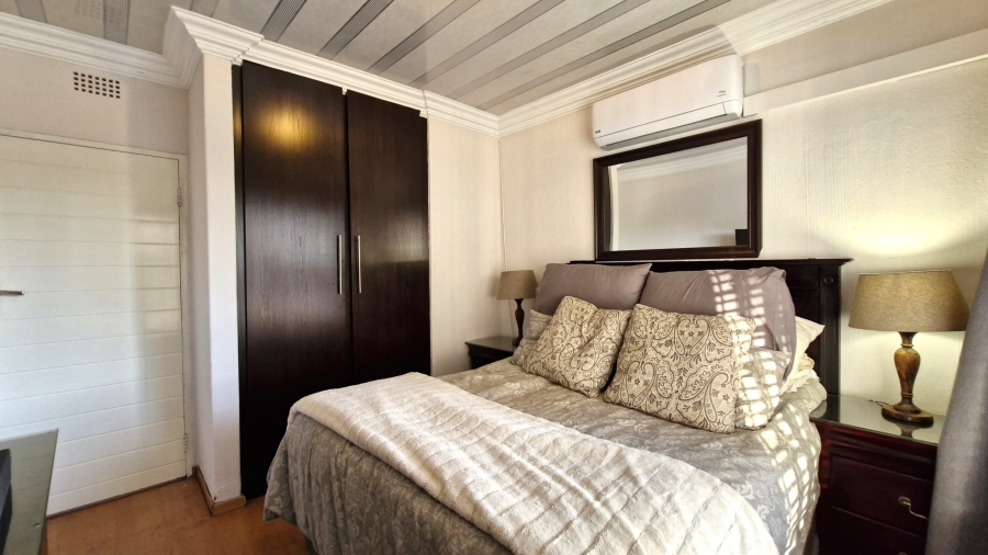 6 Bedroom Property for Sale in Eldoraigne Gauteng