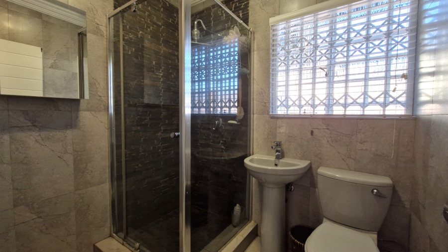 6 Bedroom Property for Sale in Eldoraigne Gauteng