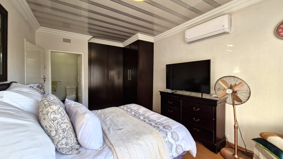 6 Bedroom Property for Sale in Eldoraigne Gauteng