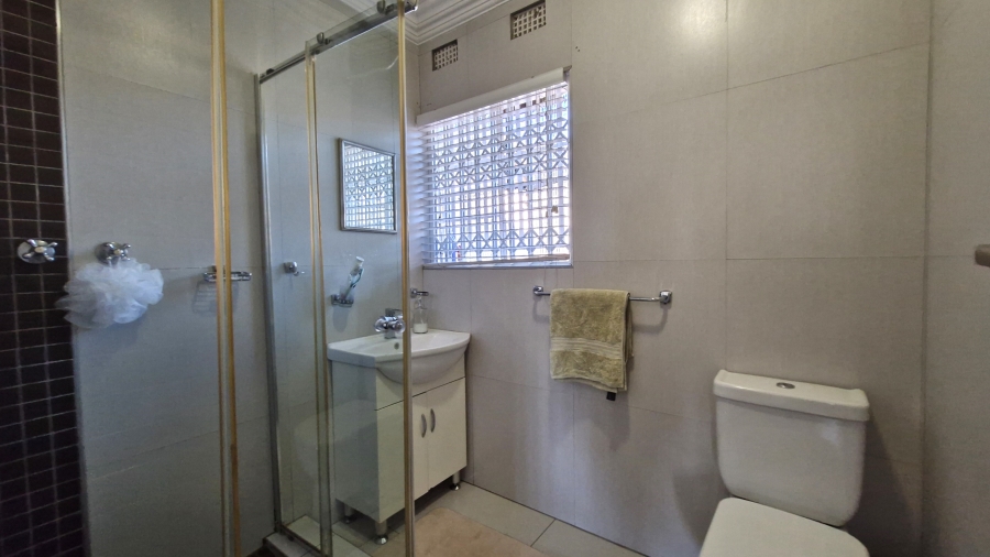 6 Bedroom Property for Sale in Eldoraigne Gauteng