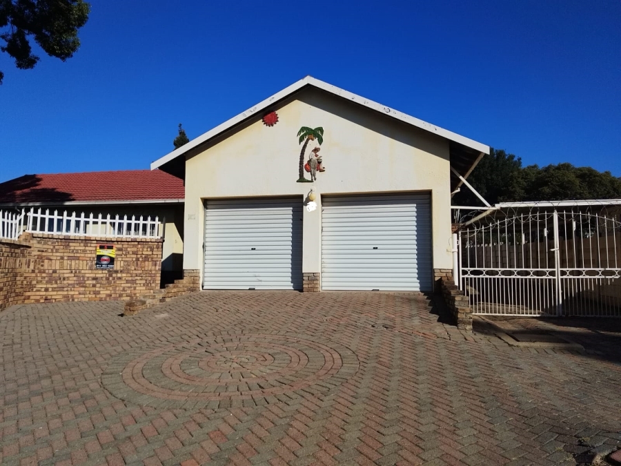 To Let 4 Bedroom Property for Rent in Birchleigh North Gauteng